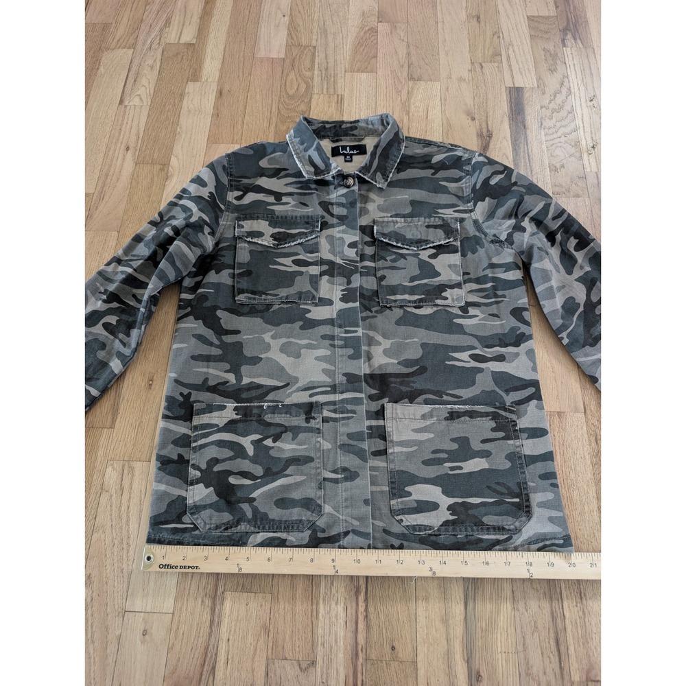 Lulus Camo Chore Jacket Shacket Lightweight Distressed Long Sleeve Womens Medium - Picture 5 of 16